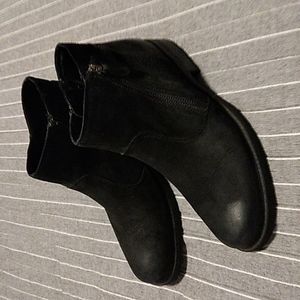 Earth boots. Size 10